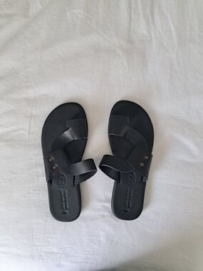 Black Sandals